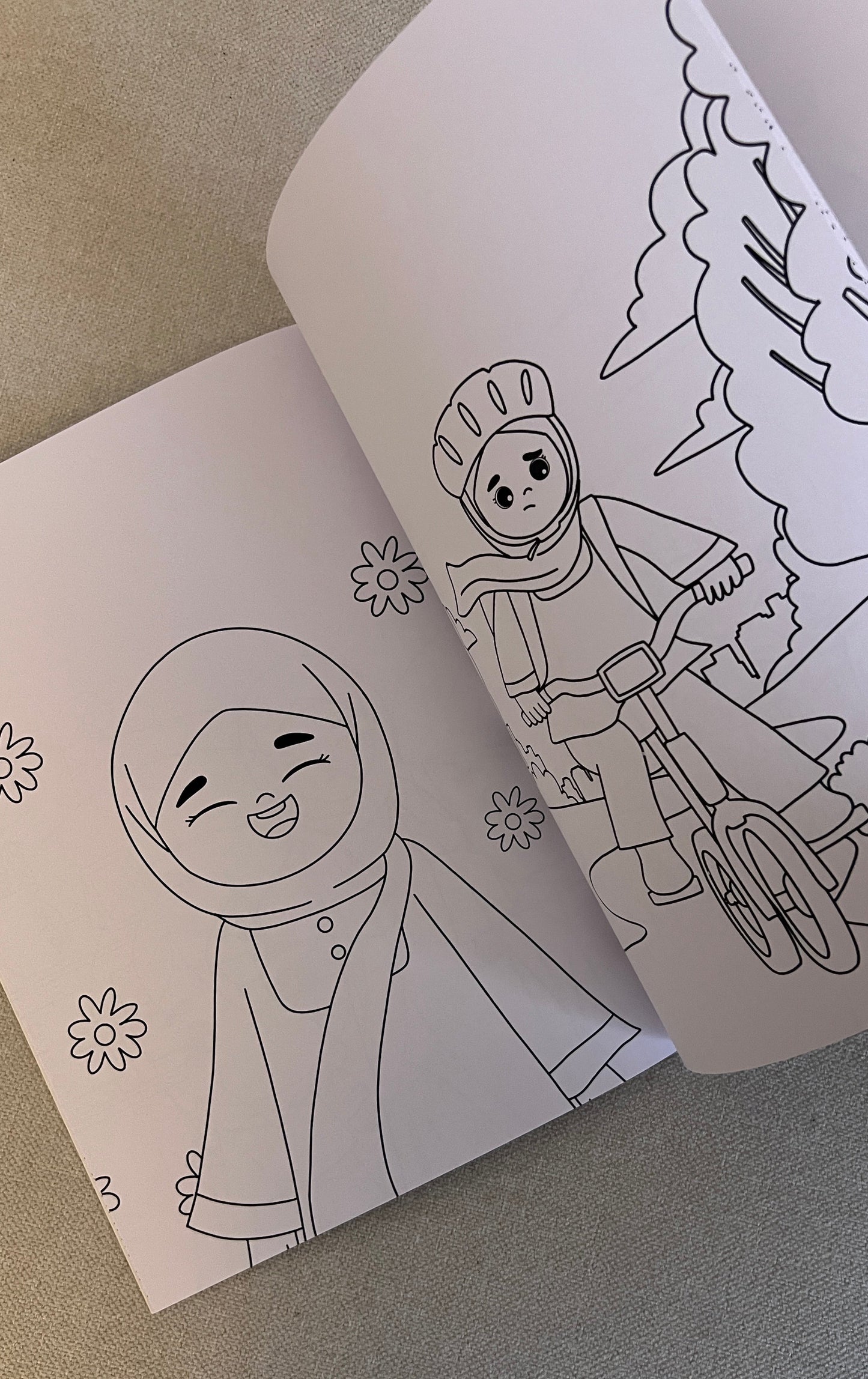 Aliyahs gula hijab + målarbok